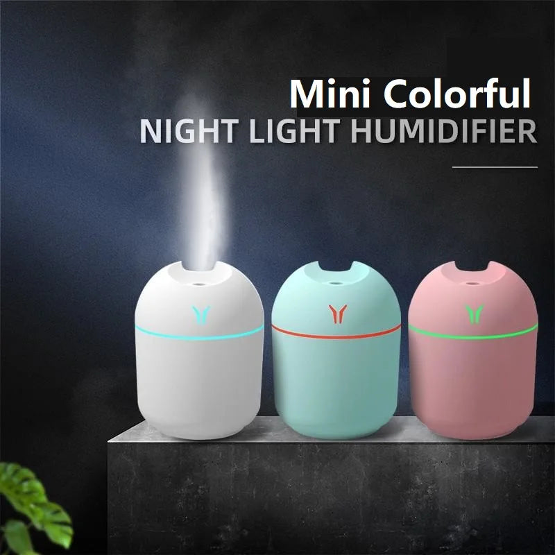 Umidificador de ar mini USB de 250 ml com difusor de óleos essenciais e aromas para casa e carro. Difusor ultrassônico silencioso com lâmpada LED colorida.
