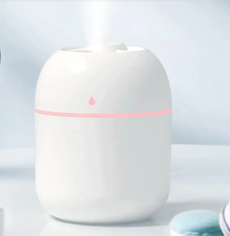 Umidificador de ar mini USB de 250 ml com difusor de óleos essenciais e aromas para casa e carro. Difusor ultrassônico silencioso com lâmpada LED colorida.